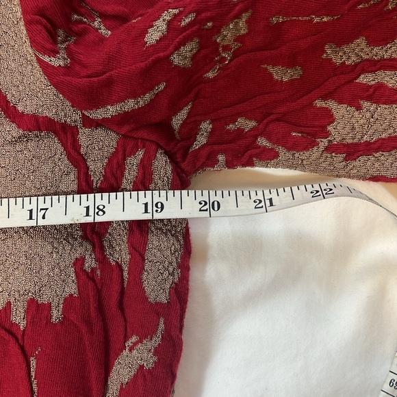 Chico’s Travelers Collection Women’s Sz 0 Cardigan Beige and Red Floral J1 - Picture 7 of 7